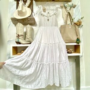 Elegant White Maxi Dress